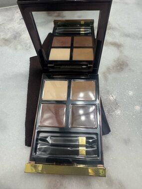 Tom Ford eyeshadow quad in Cocoa Mirage.